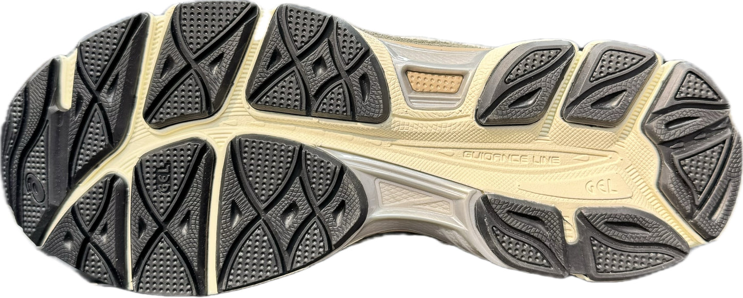 Asics ncy blanc maron
